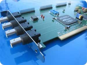 200MHz時(shí)鐘頻率，獨(dú)立24路輸出，10MHz的外部觸發(fā)頻率，板載內(nèi)存：64K，TTL，脈沖輸出