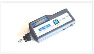 • 振動傳感器：環(huán)形剪切加速度傳感器 
• 溫度傳感器：K型熱電偶溫度傳感器 
• 檢測器：    真有效值 
• 測量范圍：  位 移：0.001～1.999mm (峰-峰值)；速 度： 0.1～199.9mm/s (有效值)；加速度： 0.1～199.9m/s&sup2; (峰值)；溫度測量范圍: -20℃～400℃ 
